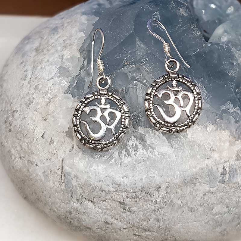 Pendientes Om sánscrito - Tienda Budista