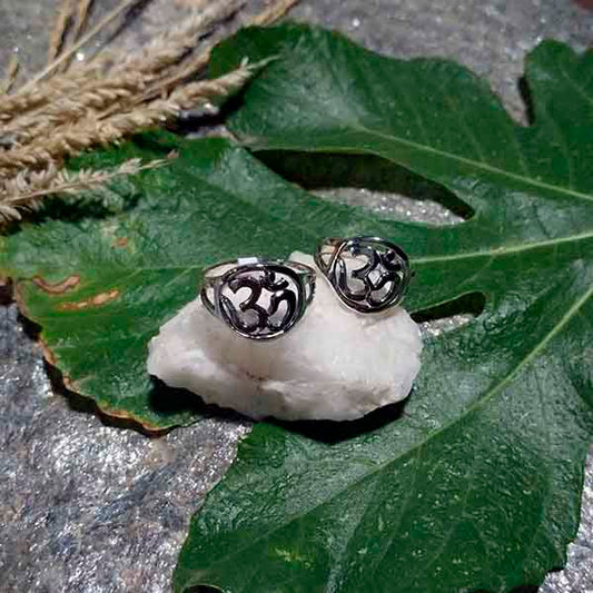 Anillo de Plata con OM en sánscrito - Tienda Budista