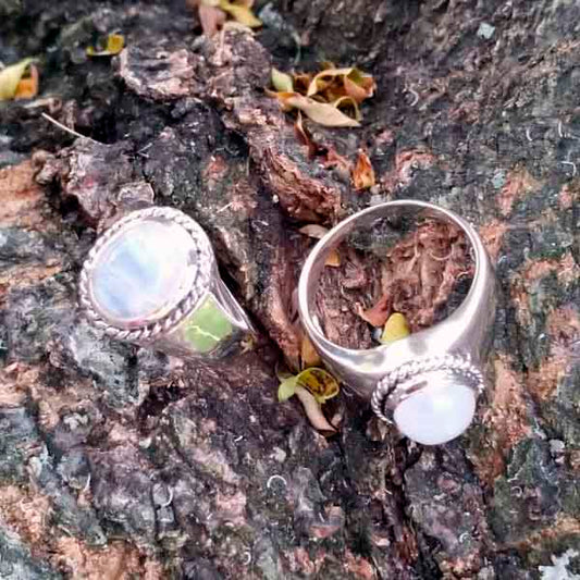 Anillo de Plata y Piedraluna - Tienda Budista