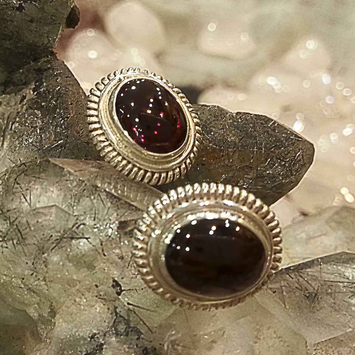 Pendientes de plata y granates - Tienda Budista