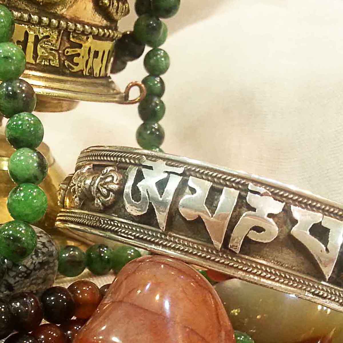Pulsera de plata Chenrezig - Tienda Budista