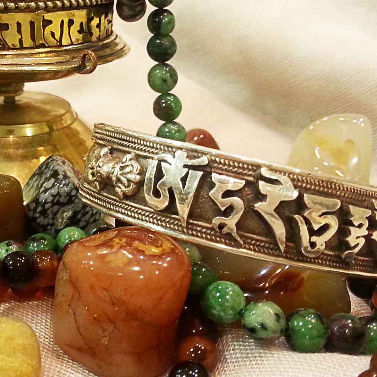 Pulsera de plata con mantra de Tara - Tienda Budista