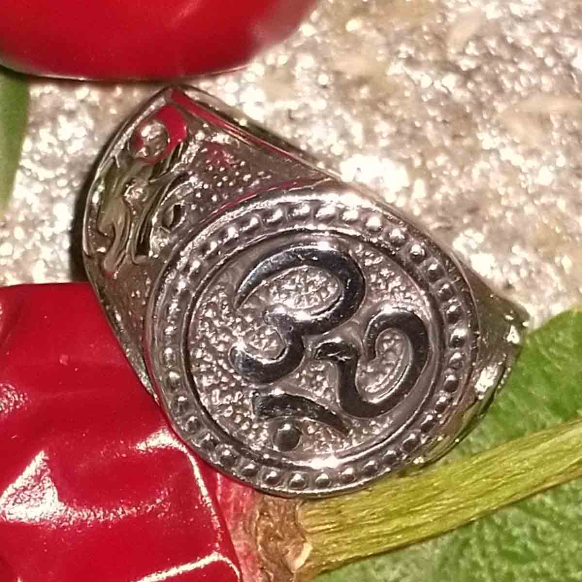 Anillo de Plata con OM - Tienda Budista