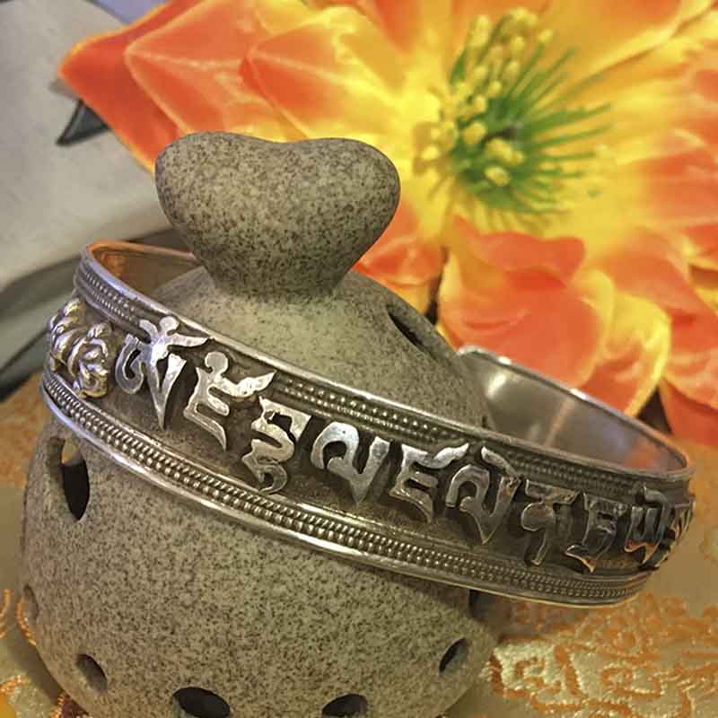 Brazalete de plata Zhambala - Tienda Budista