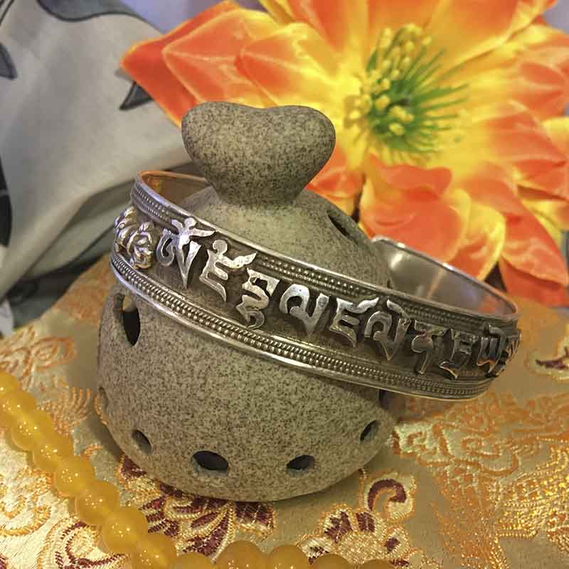 Brazalete de plata Zhambala - Tienda Budista