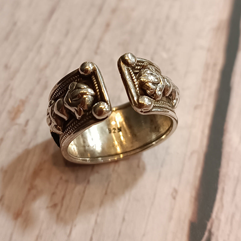 Anillo de plata Om Mani