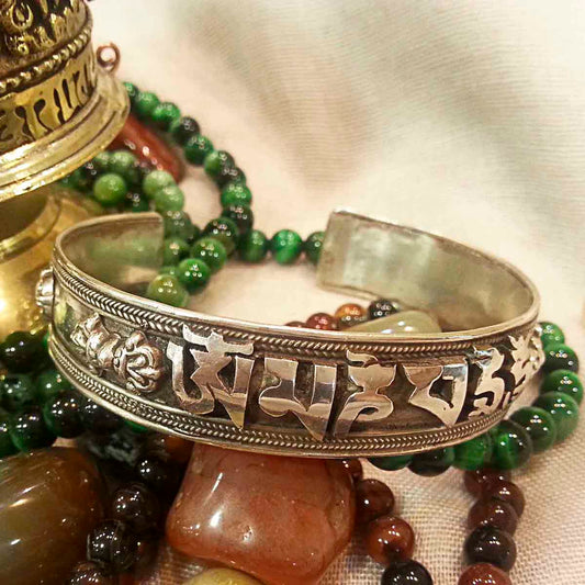 Pulsera de plata Chenrezig - Tienda Budista
