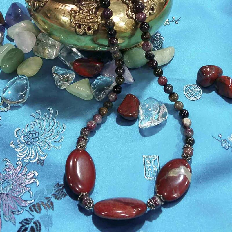 Collar de jaspe y turmalina
